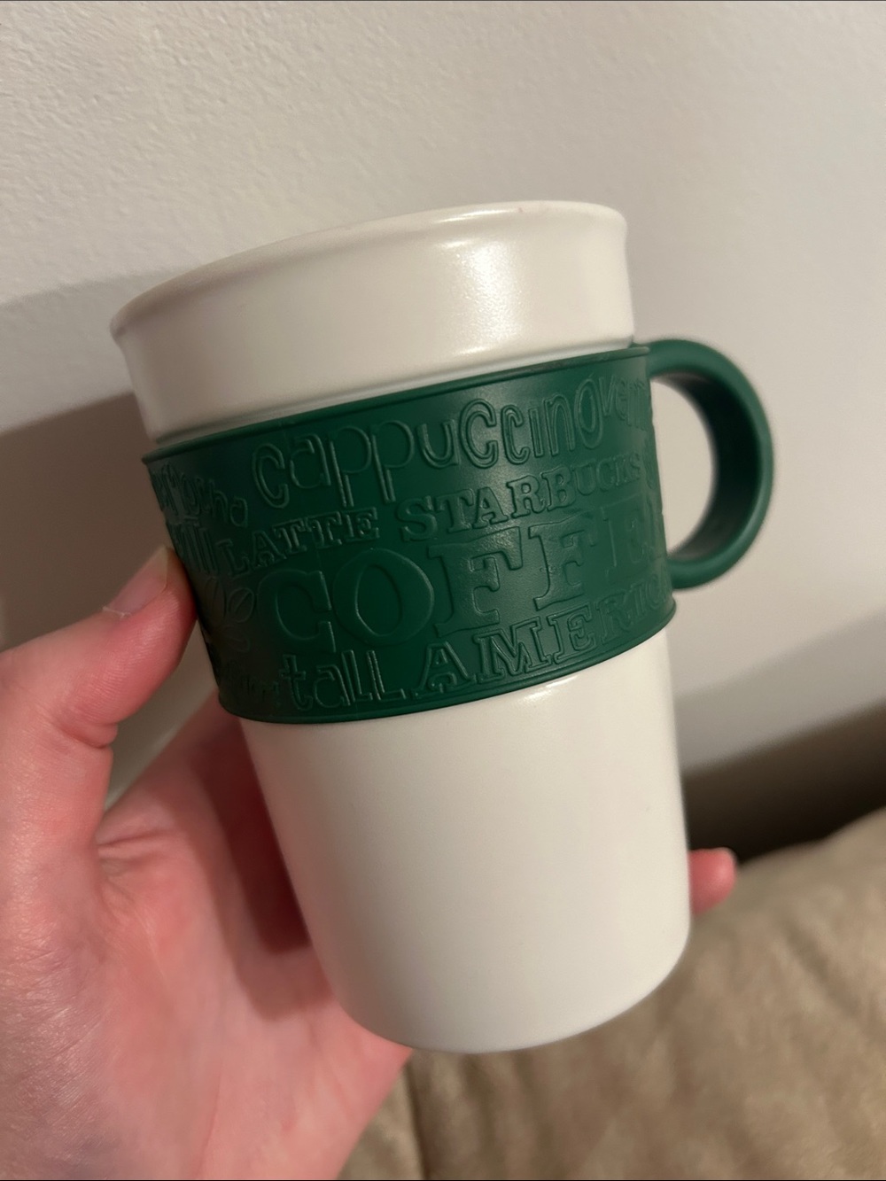 Starbucks 2008 Embossed Green Silicone Sleeve & Handle Ceramic Mug Coffee 12Oz